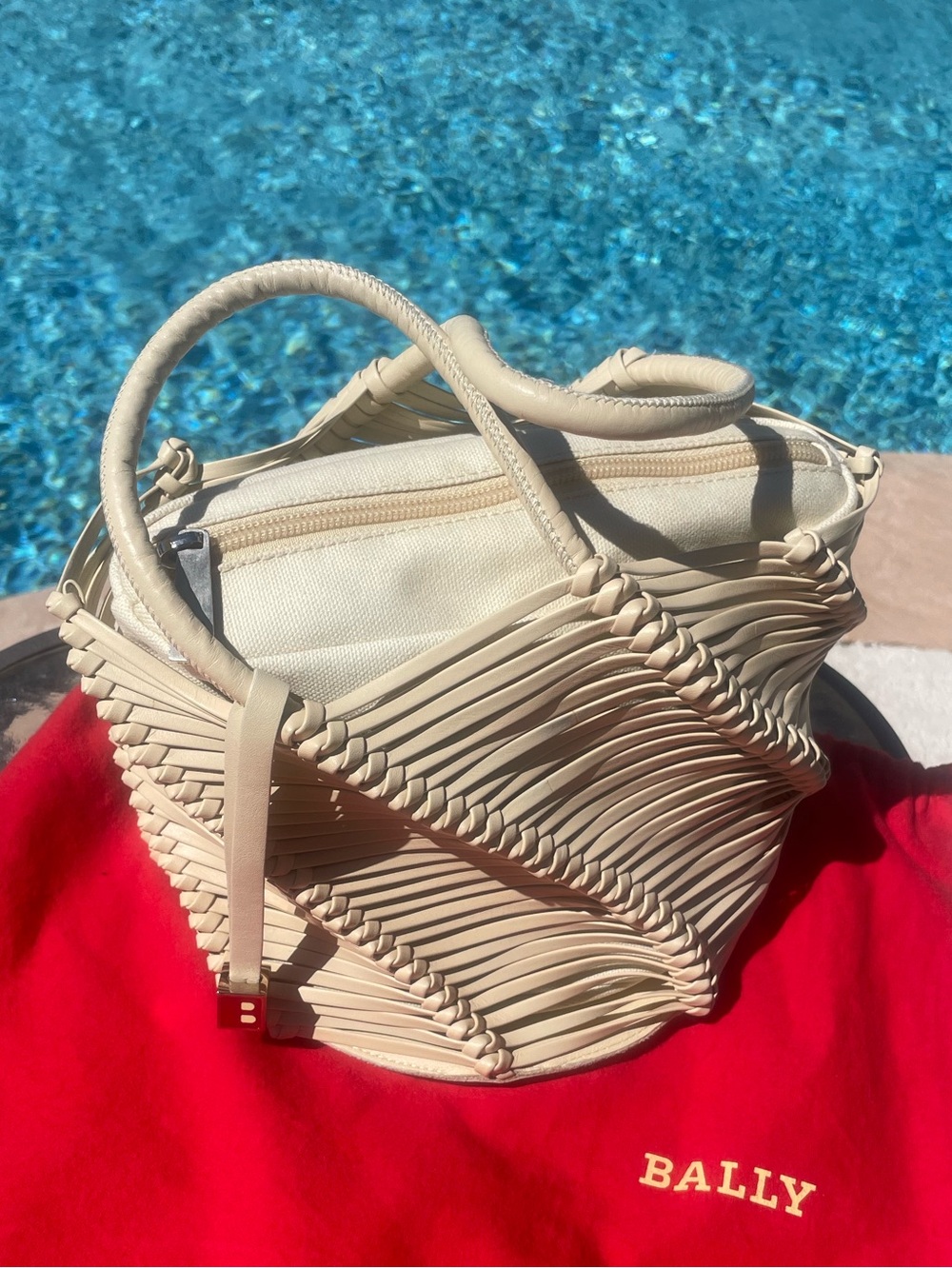 Bally – Cream Leather Cage Bucket Bag Set – Canvas Pouch & Leather Case – Medium